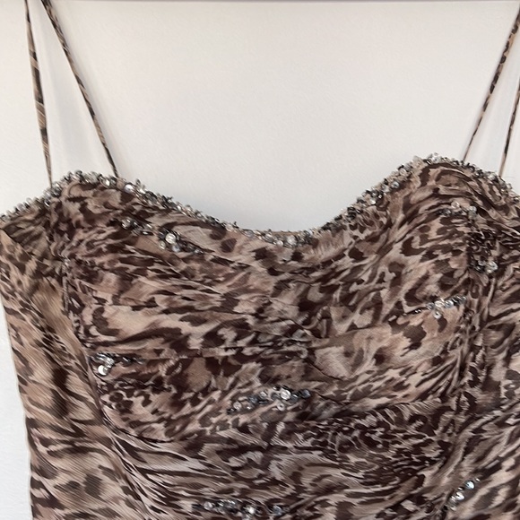 Gorgeous silk evening gown. - Picture 5 of 8